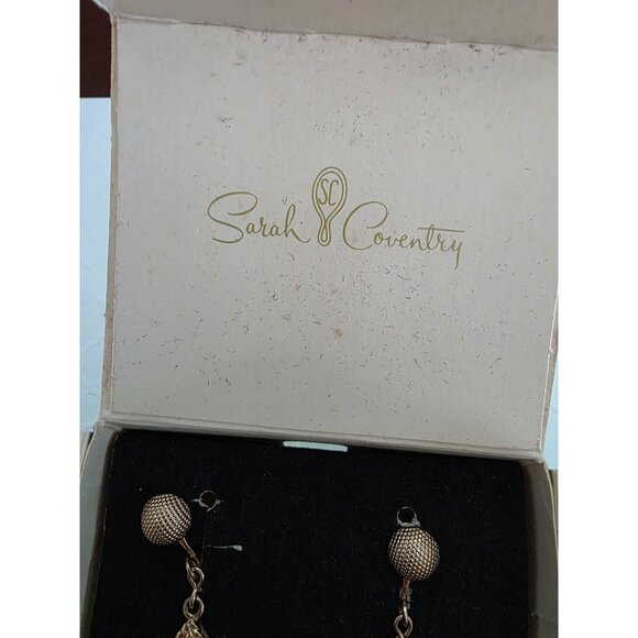 Sarah Coventry Gold Tone Scarlett Tears Red Gem Necklace & Earrings Set In Box - Picture 6 of 8